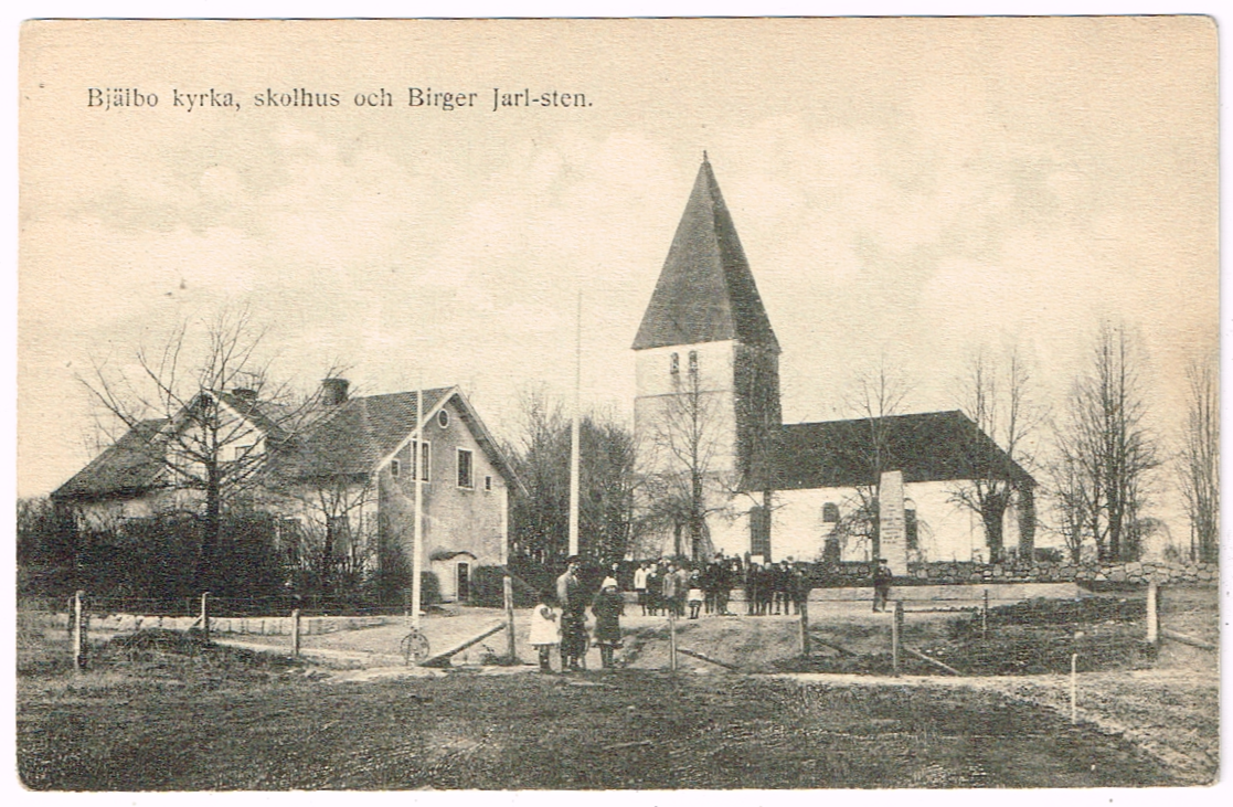 Bjälbo  kyrka, skolhus och Birger Jarl-sten